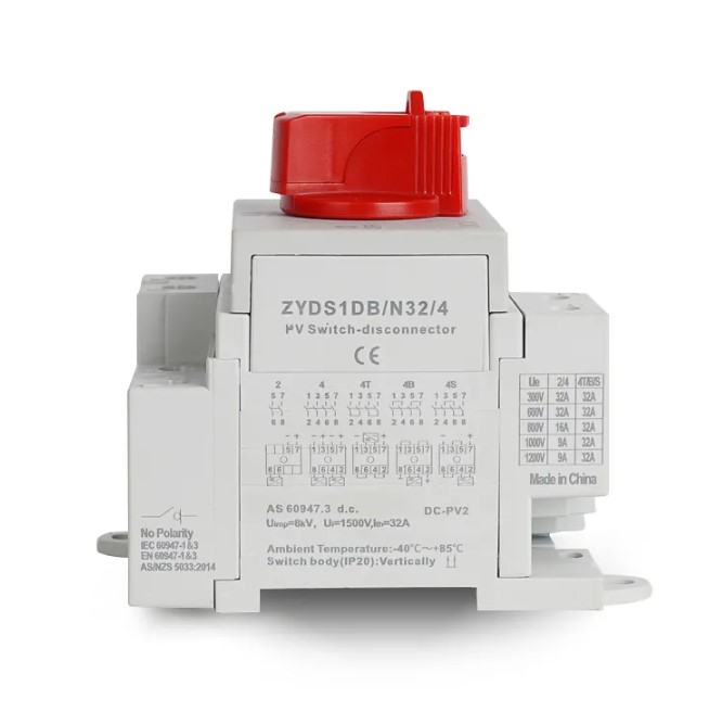 Photovoltaic DC isolation switch