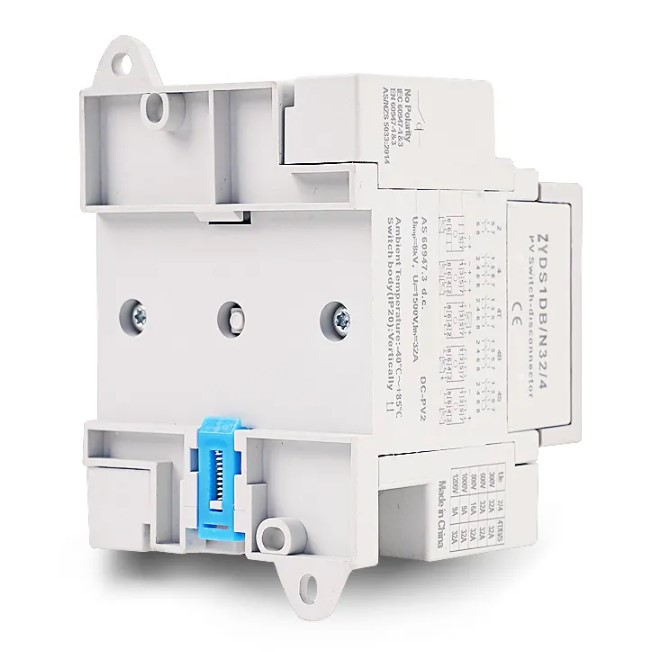 Photovoltaic DC isolation switch